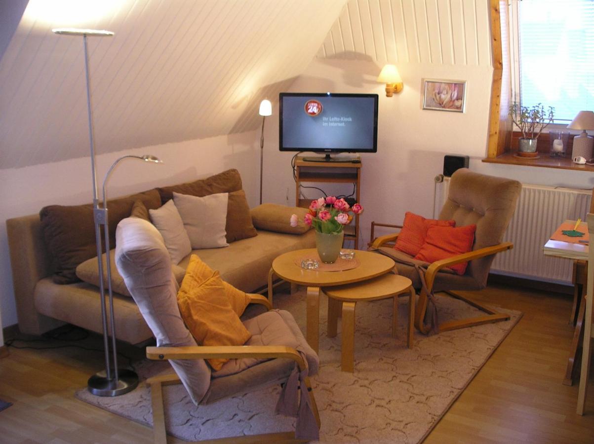 Haus Mit Lilie Und Rose Apartment Westerdeichstrich Bagian luar foto