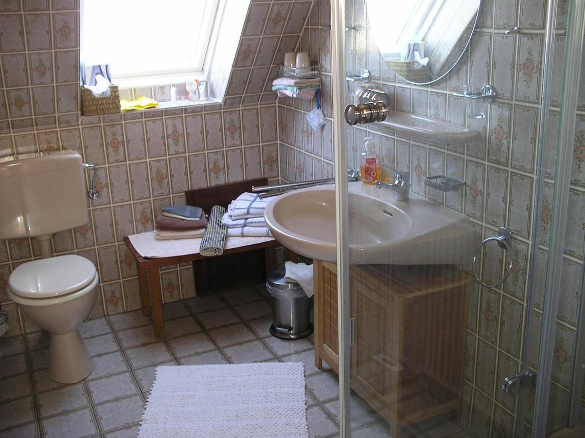 Haus Mit Lilie Und Rose Apartment Westerdeichstrich Bagian luar foto
