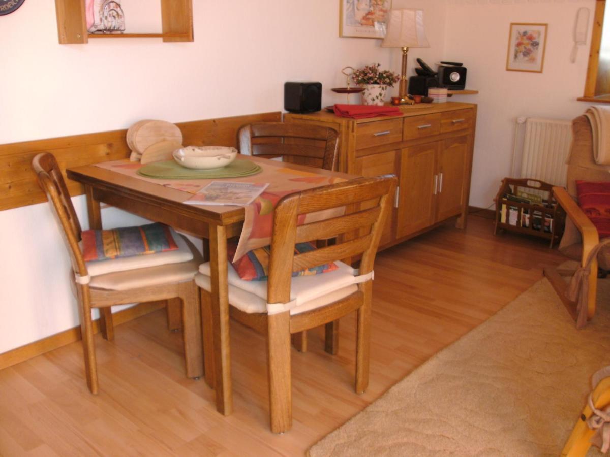 Haus Mit Lilie Und Rose Apartment Westerdeichstrich Bagian luar foto